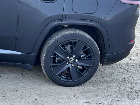 Used 2024 Jeep Wagoneer Launch Edition image 12