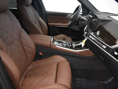 New 2026 BMW X5 xDrive40i w/ M Sport Package AWD/4WD image 19