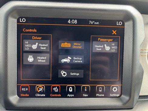 Used 2023 Jeep Wrangler Unlimited Sahara AWD/4WD image 24