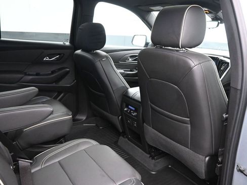 Used 2023 Chevrolet Traverse Premier image 20