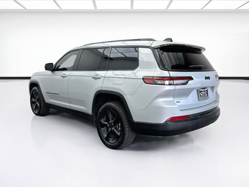 Used 2022 Jeep Grand Cherokee L Laredo RWD image 6