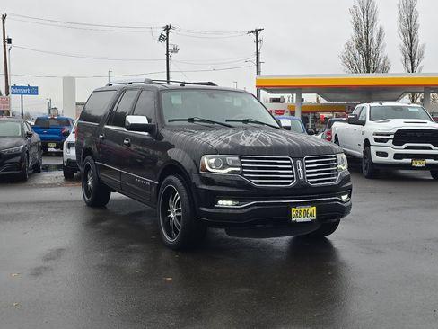 Used 2016 Lincoln Navigator L Select image 2