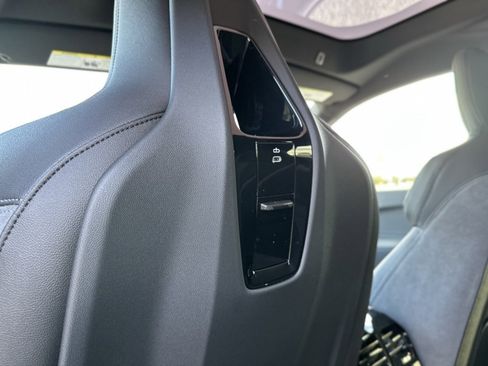 New 2026 BMW iX xDrive60 w/ M Sport Package image 25