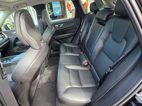 Used 2023 Volvo XC60 B5 Core FWD image 19