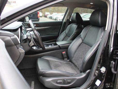 Used 2016 Nissan Maxima SR w/ Interior Lighting Package image 23