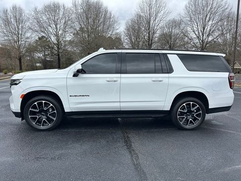 Used 2022 Chevrolet Suburban RST w/ Luxury Package AWD/4WD image 12