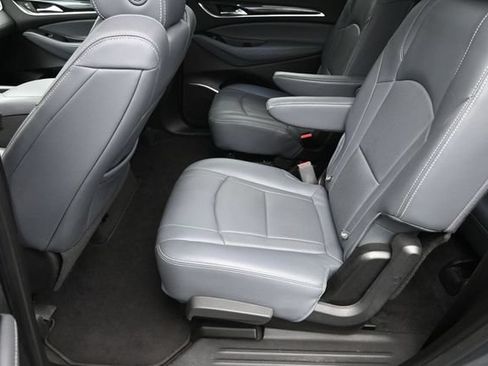 Used 2019 Buick Enclave Essence FWD image 15