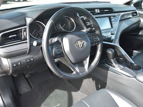 Used 2018 Toyota Camry SE FWD image 10
