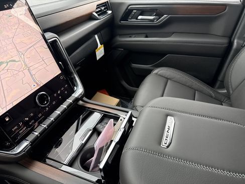 New 2026 GMC Yukon Denali w/ Denali Reserve Package AWD/4WD image 27