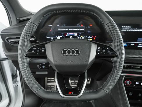 Used 2025 Audi SQ5 Premium Plus image 24