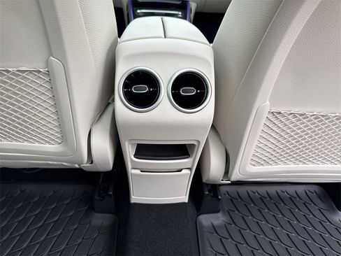 New 2025 Mercedes-Benz GLB 250 image 23