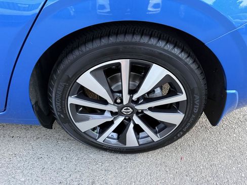 Used 2021 Nissan Sentra SV w/ SV Premium Package FWD image 7