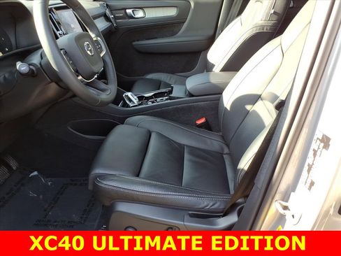 Used 2024 Volvo XC40 B5 Ultimate image 14
