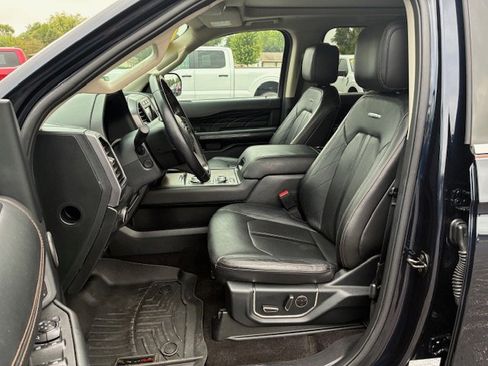 Used 2021 Ford Expedition Platinum image 13