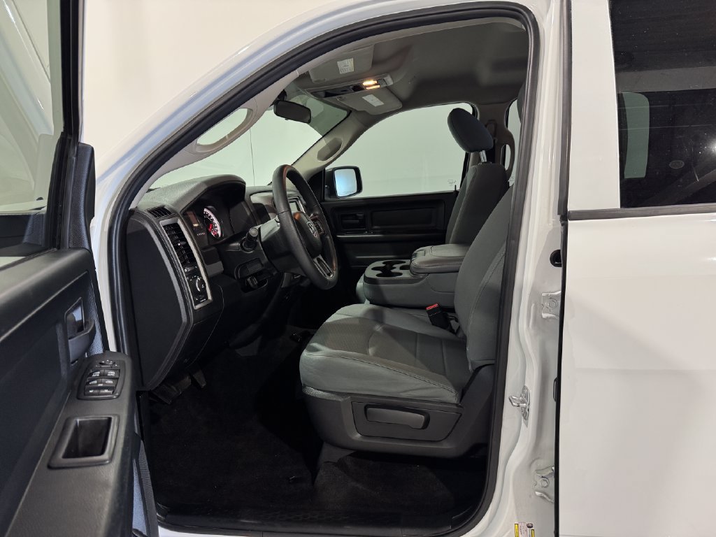 Used 2018 RAM 1500 Express w/ Express Value Package AWD/4WD image 14