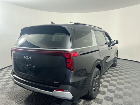 New 2026 Kia Carnival EX FWD image 3