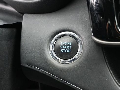 Used 2022 Toyota Highlander XLE image 18