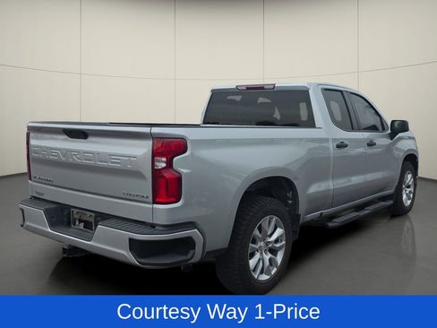 Used 2022 Chevrolet Silverado 1500 Custom w/ Safety Confidence Package RWD image 9