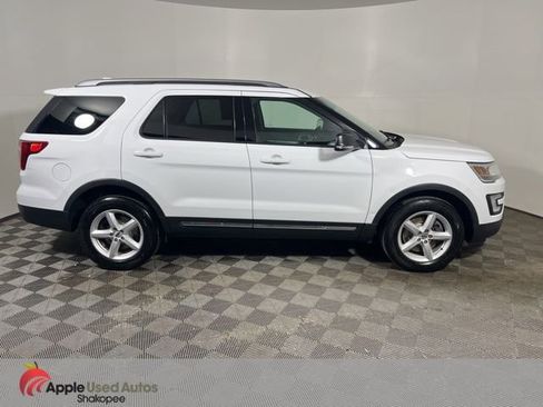 Used 2016 Ford Explorer XLT w/ Equipment Group 202A image 10