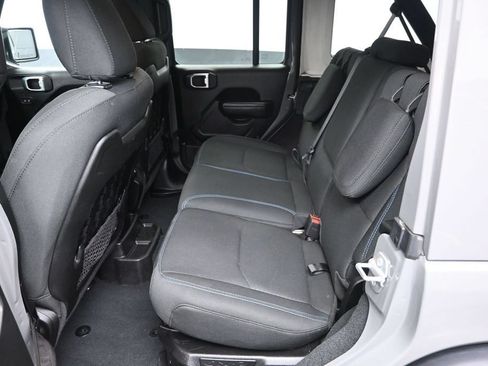 Used 2022 Jeep Wrangler Unlimited Rubicon 4xe w/ Cold Weather Group AWD/4WD image 28