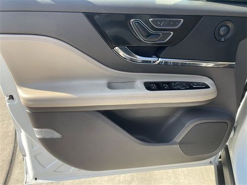 Used 2021 Lincoln Corsair Reserve w/ Equipment Group 201A image 22