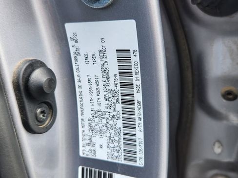 Used 2021 Toyota Tacoma TRD Sport w/ Technology Package image 25