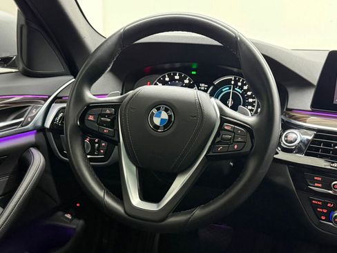 Used 2019 BMW 530e w/ Convenience Package image 36