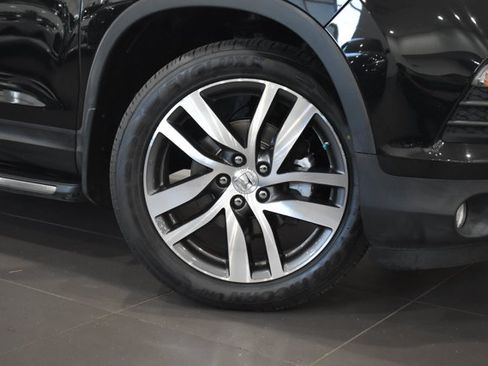 Used 2017 Honda Pilot Touring image 2