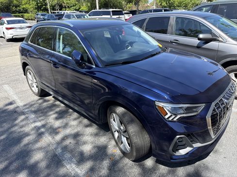 Used 2022 Audi Q3 2.0T Premium Plus w/ Premium Plus Package AWD/4WD image 2