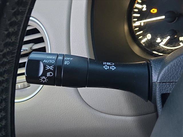 Used 2018 Nissan Pathfinder SL FWD image 15