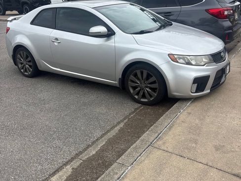 Used 2013 Kia Forte Koup SX w/ Tech Pkg FWD image 4