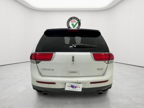 Used 2013 Lincoln MKX FWD image 6