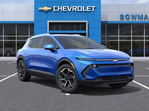 New 2026 Chevrolet Equinox EV LT image 8