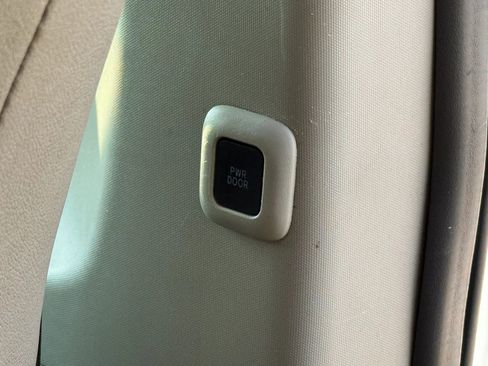 Used 2015 Toyota Sienna XLE Premium image 31