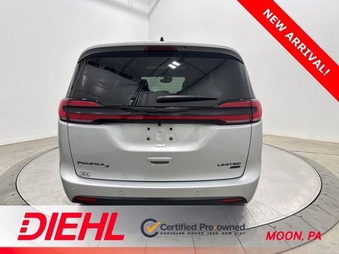Used 2026 Chrysler Pacifica Limited w/ S Appearance Package AWD/4WD image 6