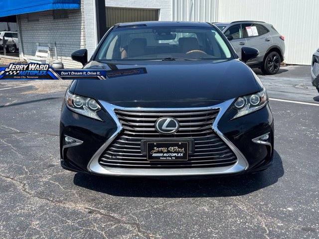Used 2017 Lexus ES 350 w/ Luxury Package FWD image 2
