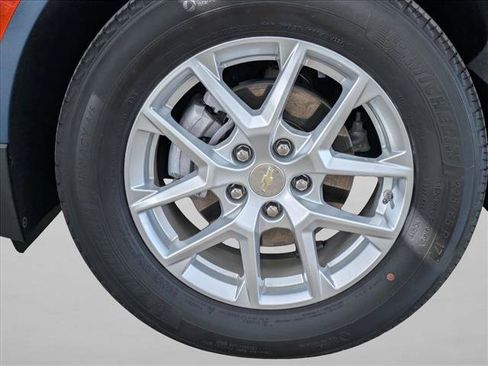 Used 2024 Chevrolet Equinox LT FWD image 9