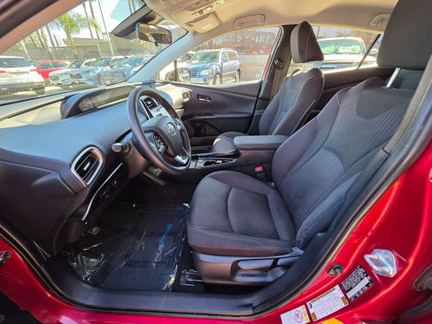 Used 2020 Toyota Prius Prime LE image 18