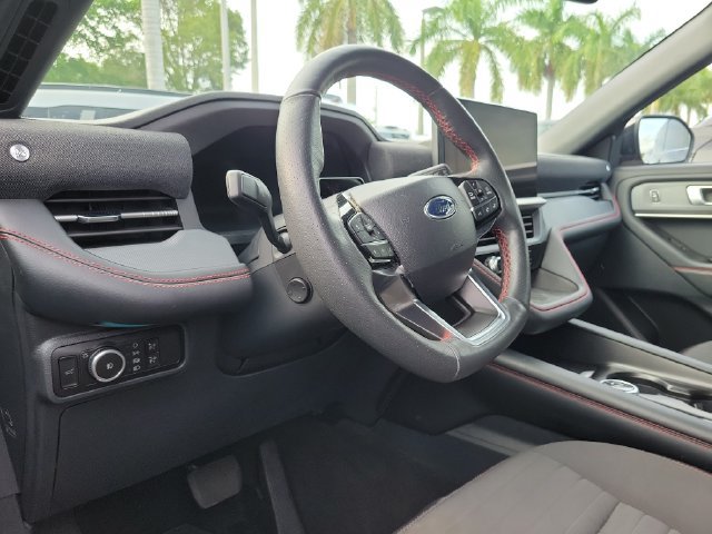 Certified 2025 Ford Explorer ST-Line w/ Premium Package RWD image 7