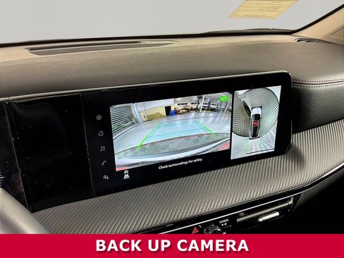 Used 2025 Nissan Kicks SR FWD image 13