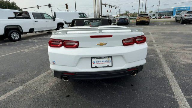 Used 2023 Chevrolet Camaro LT w/ Technology Package RWD image 7