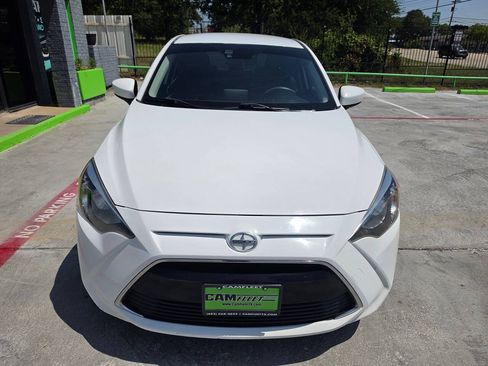 Used 2016 Scion iA FWD image 7