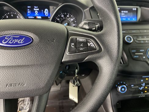 Used 2018 Ford Focus SE image 28