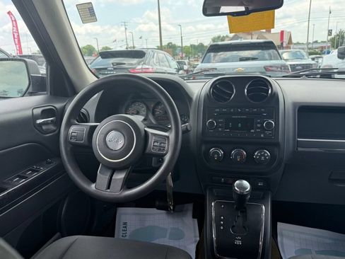 Used 2016 Jeep Patriot Sport w/ Power Value Group AWD/4WD image 20