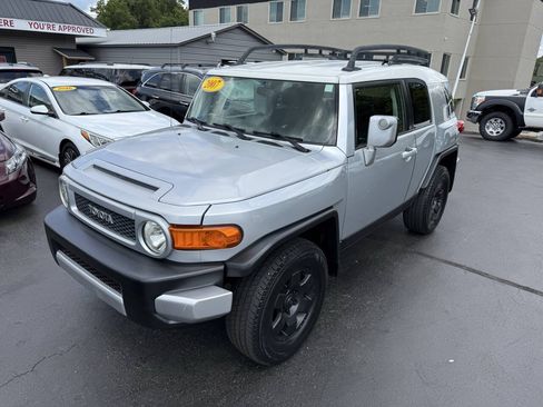 Used 2007 Toyota FJ Cruiser 4WD image 2