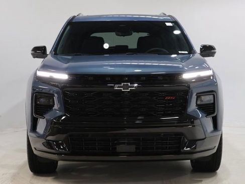 Used 2025 Chevrolet Traverse RS w/ LPO, Floor Liner Package FWD image 2