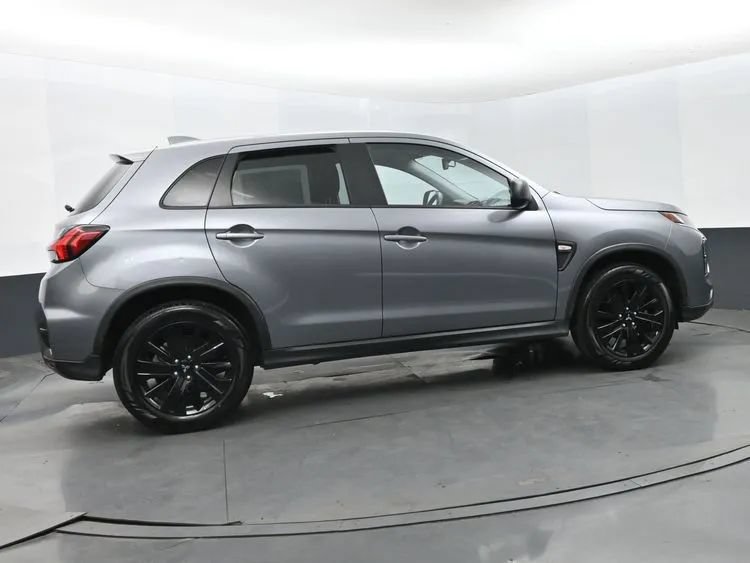 Used 2025 Mitsubishi Outlander Sport LE AWD/4WD image 4