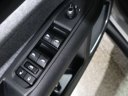 Used 2023 Jeep Compass Latitude image 14