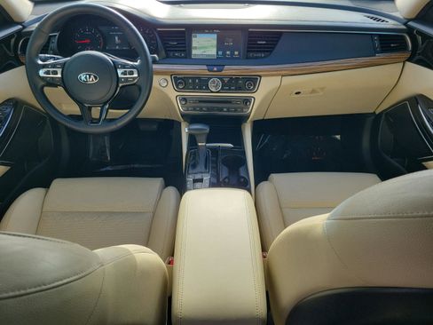 Used 2017 Kia Cadenza Technology image 9