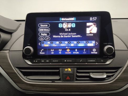Used 2024 Nissan Altima 2.5 SV FWD image 25